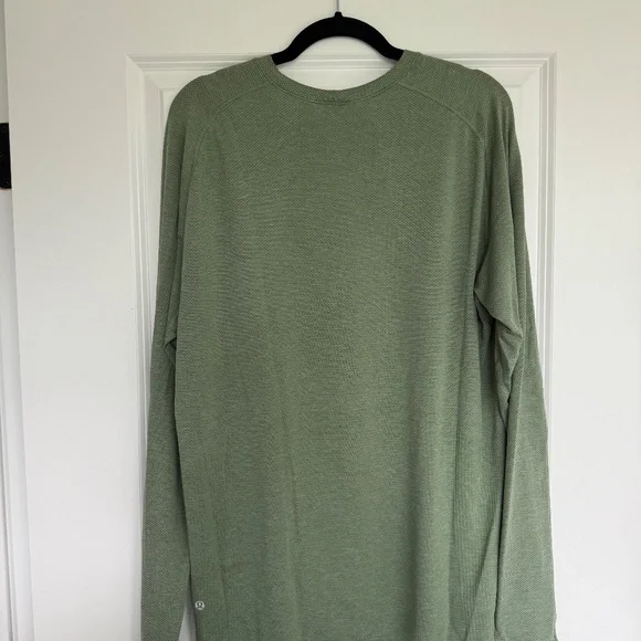Lululemon Metal Vent Tech Long Sleeve Shirt 2.0 in Green size Men's Large